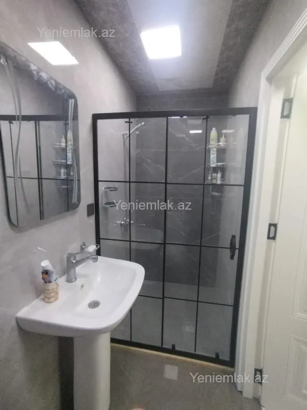 Satılır 3 otaqlı köhnə tikili 70 m²