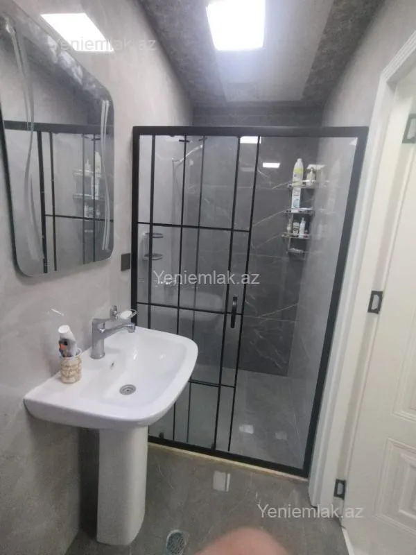 Satılır 3 otaqlı köhnə tikili 70 m²