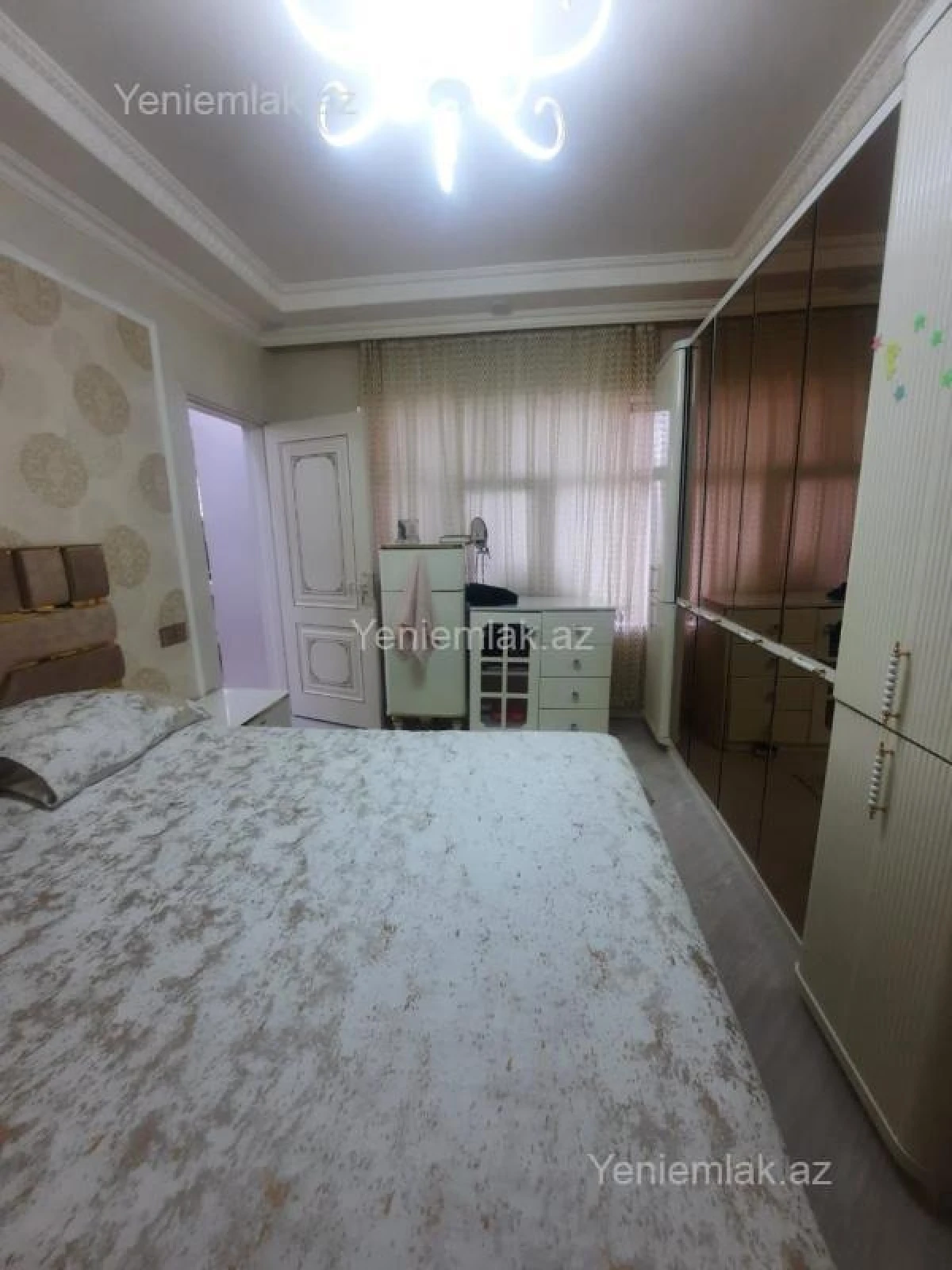 Satılır 5 otaqlı köhnə tikili 130 m²