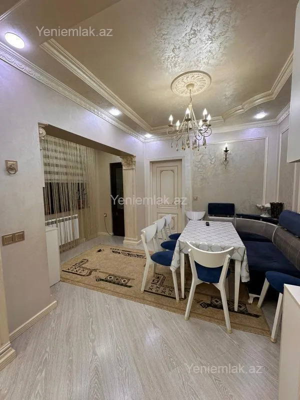 Satılır 5 otaqlı köhnə tikili 130 m²