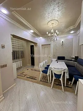 Satılır 5 otaqlı köhnə tikili 130 m²