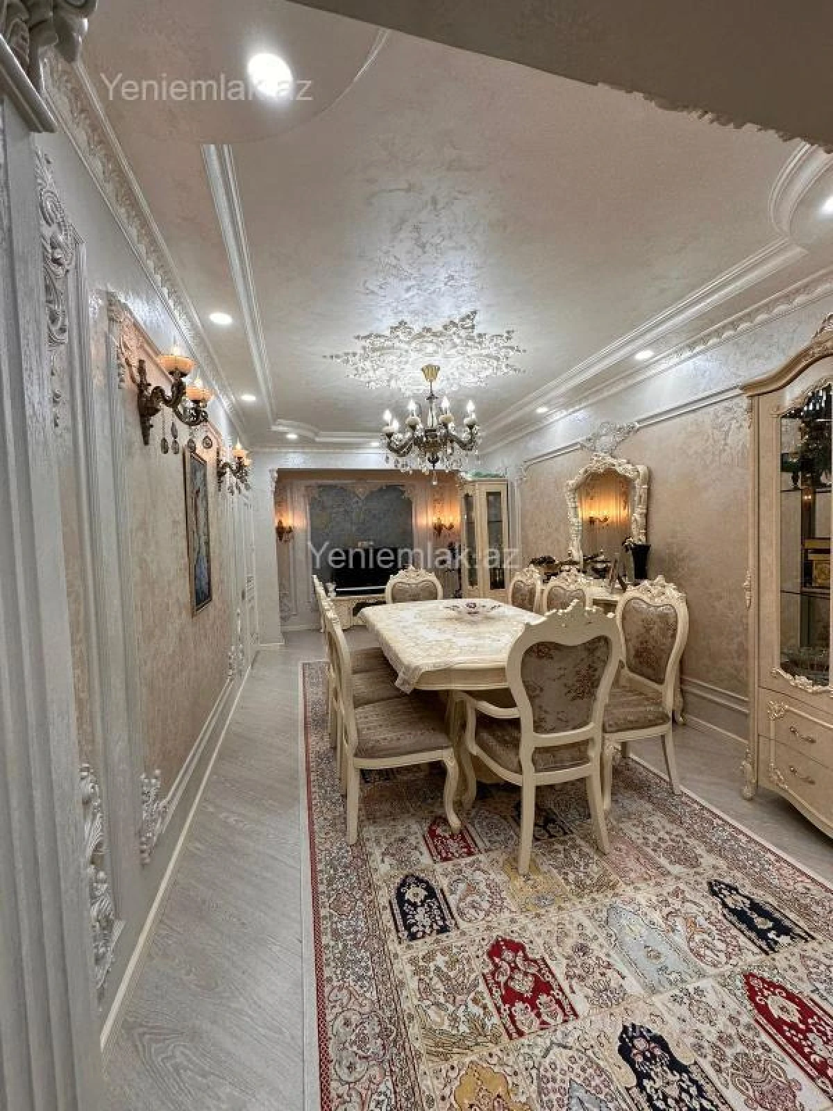 Satılır 5 otaqlı köhnə tikili 130 m²