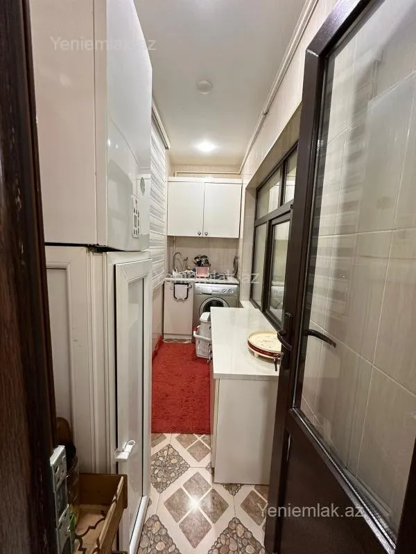 Satılır 5 otaqlı köhnə tikili 130 m²