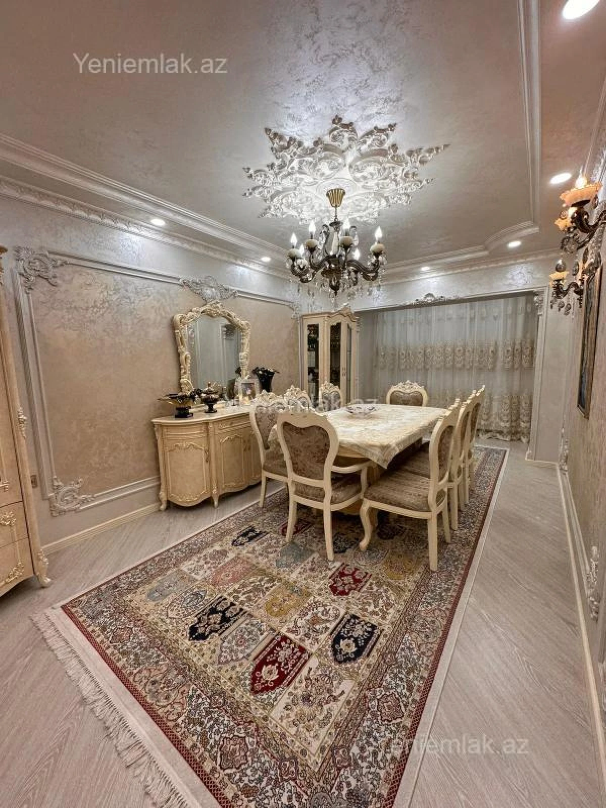 Satılır 5 otaqlı köhnə tikili 130 m²