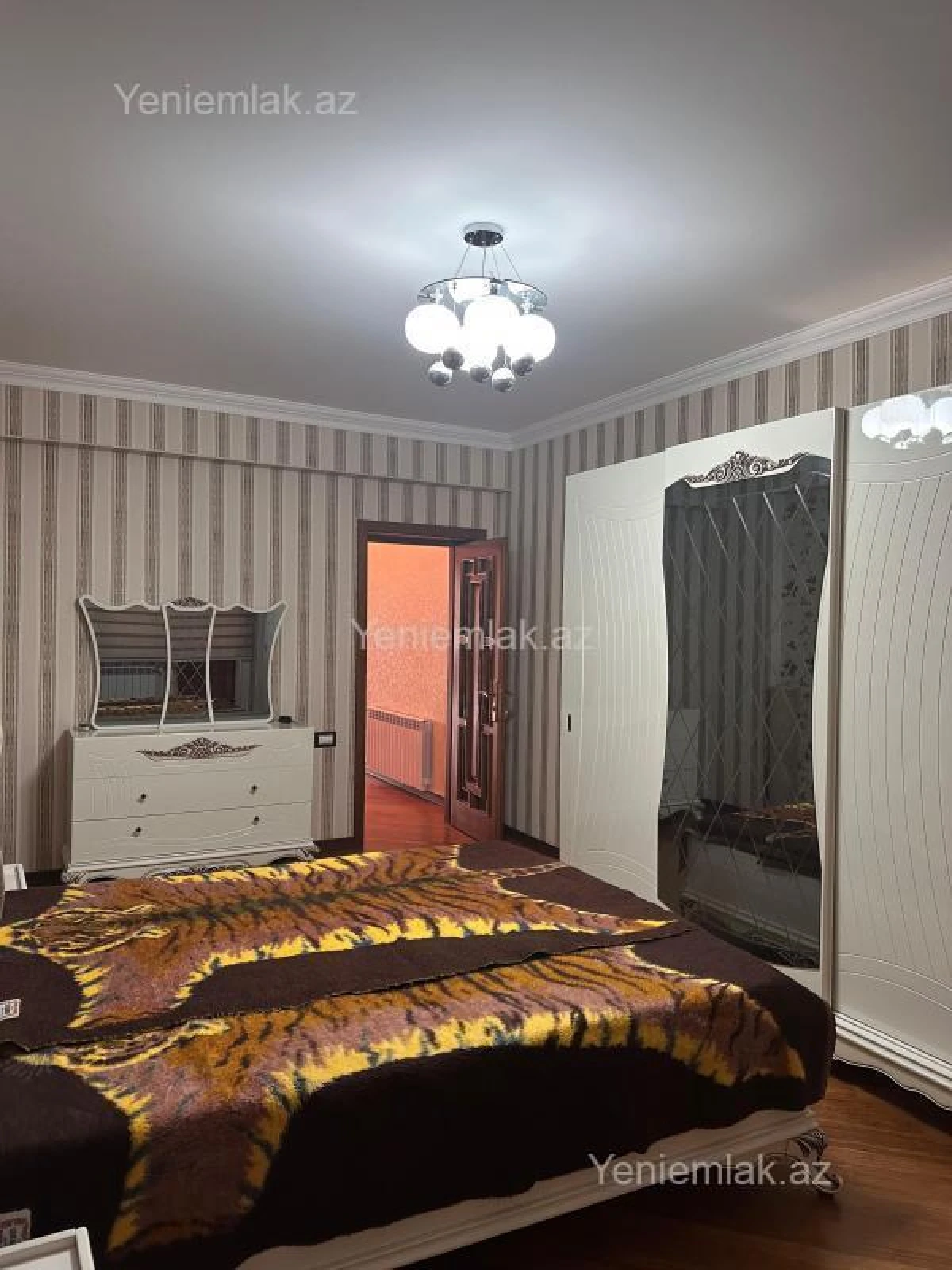 Satılır 3 otaqlı yeni tikili 136 m²