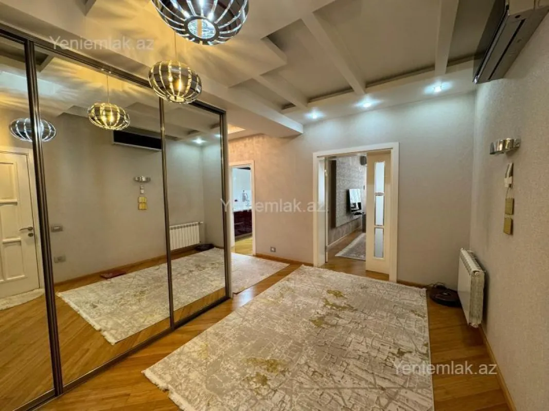 Satılır 4 otaqlı yeni tikili 188 m²