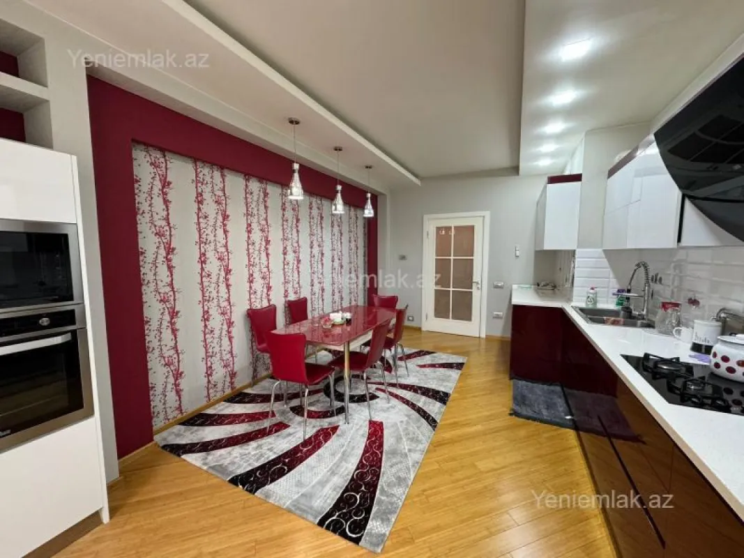 Satılır 4 otaqlı yeni tikili 188 m²