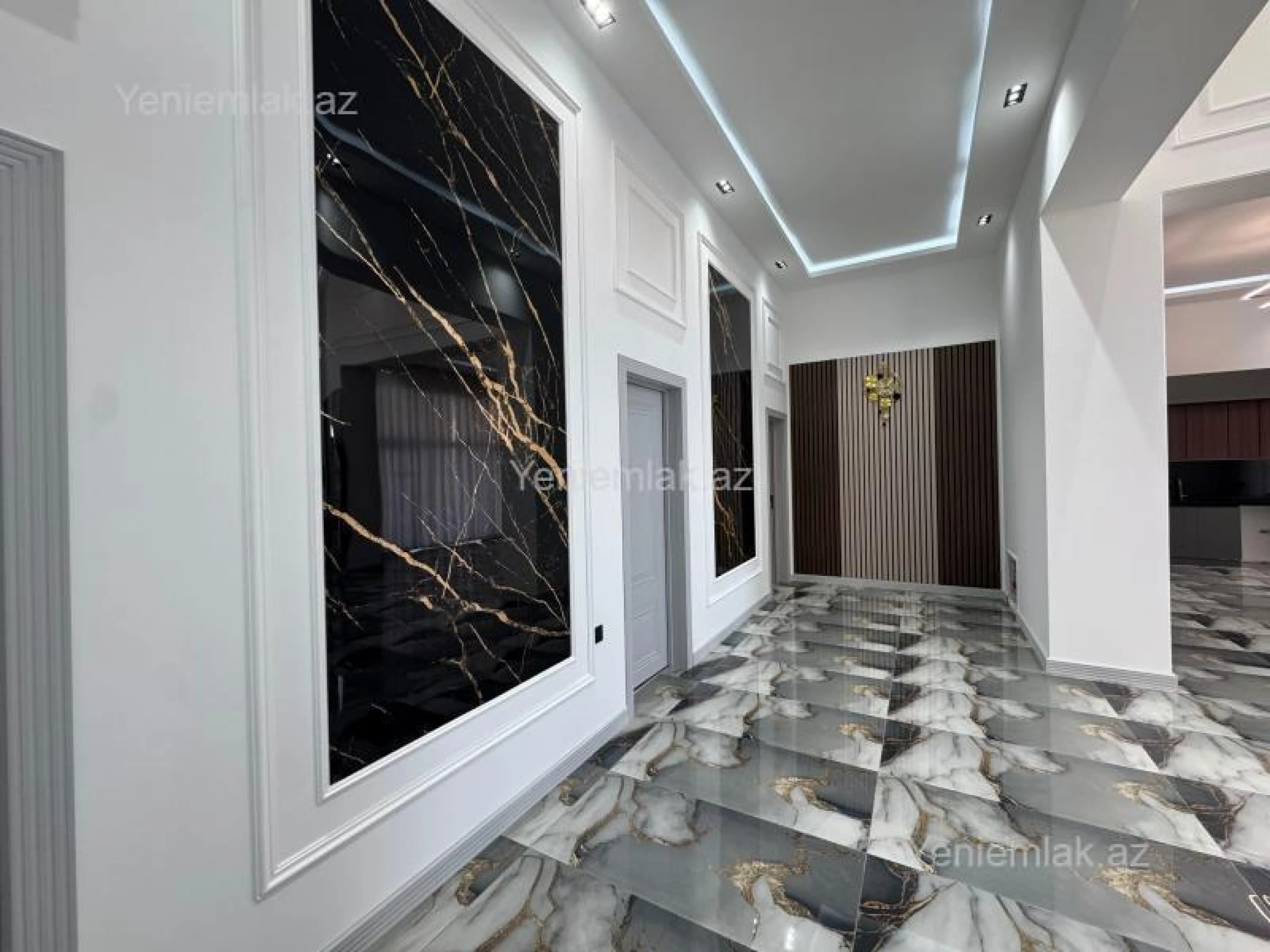 Satılır 4 otaqlı həyət evi 250 m²