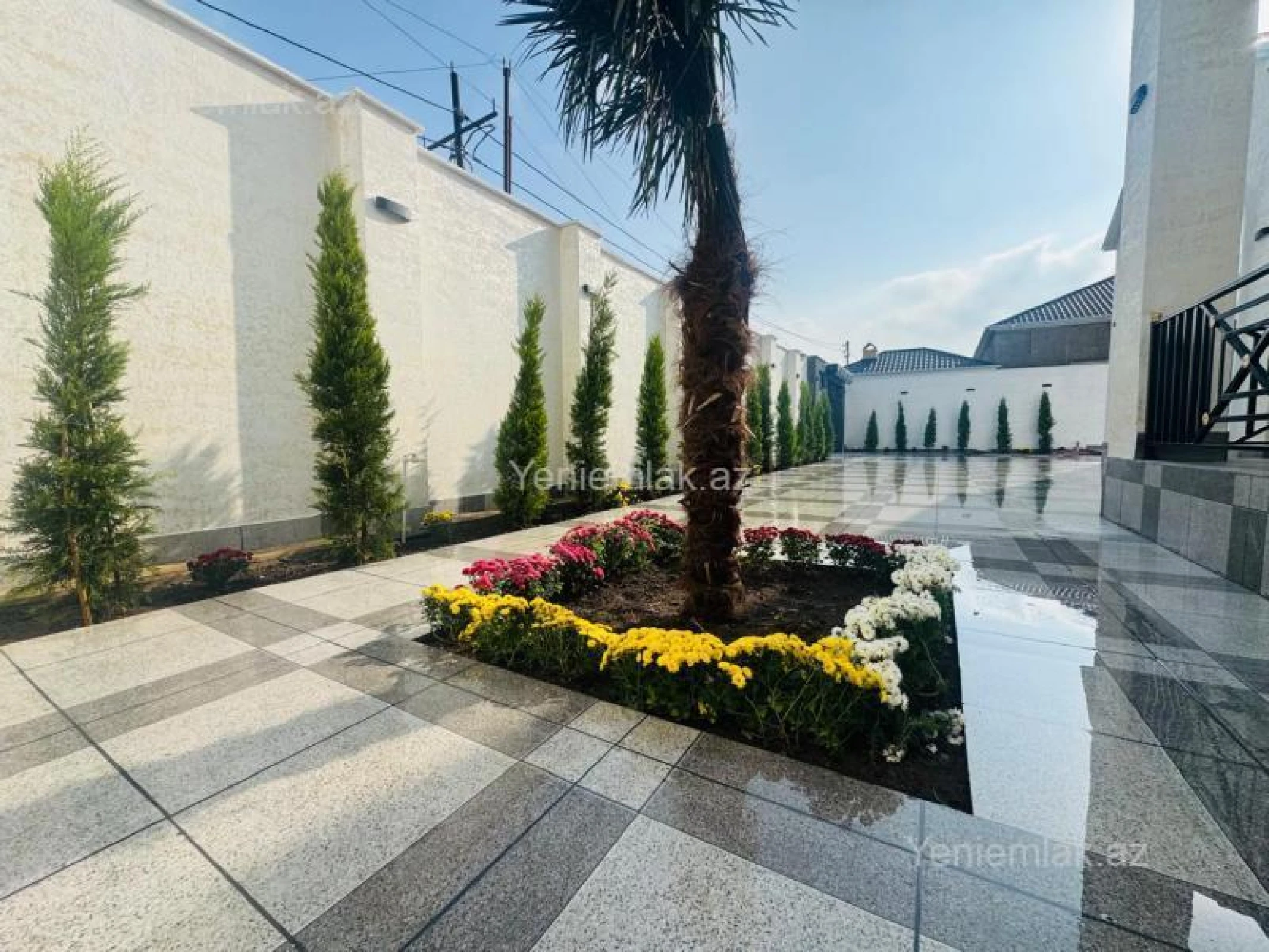 Satılır 4 otaqlı həyət evi 250 m²