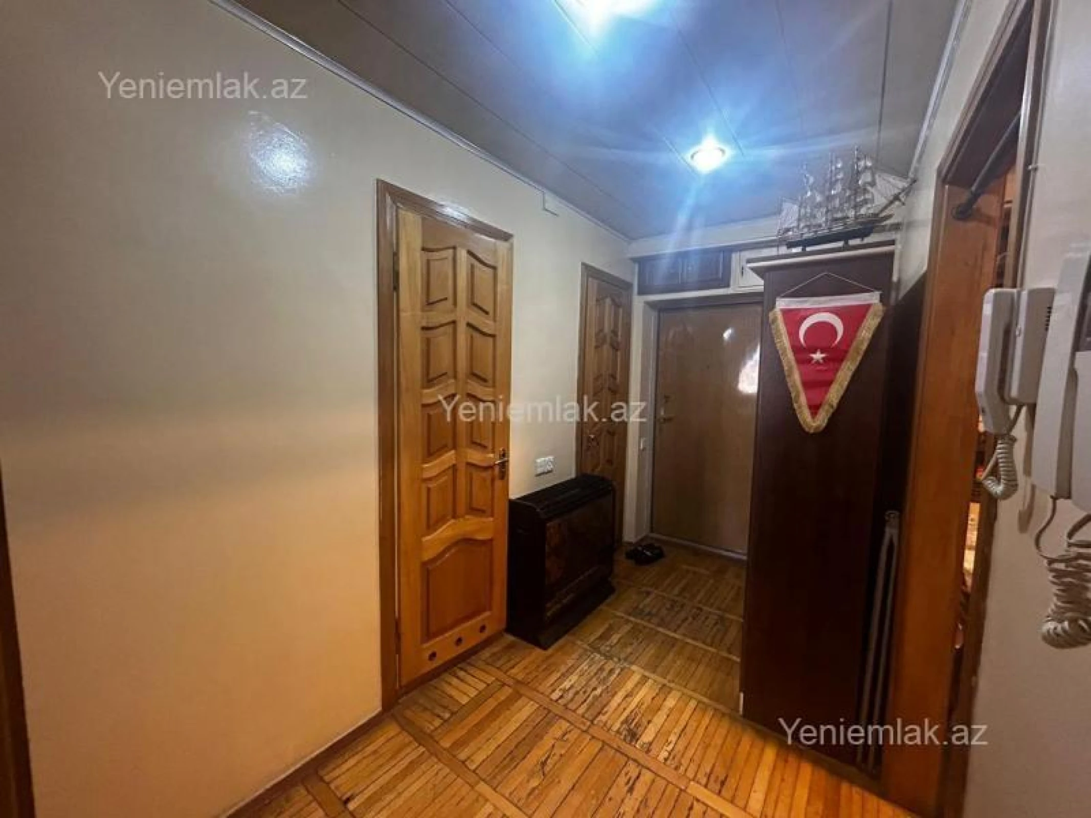 Satılır 3 otaqlı köhnə tikili 90 m²