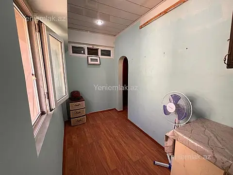 Satılır 3 otaqlı köhnə tikili 90 m²
