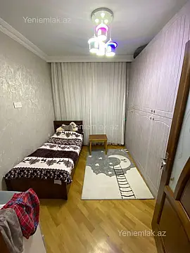 Satılır 4 otaqlı köhnə tikili 100 m²