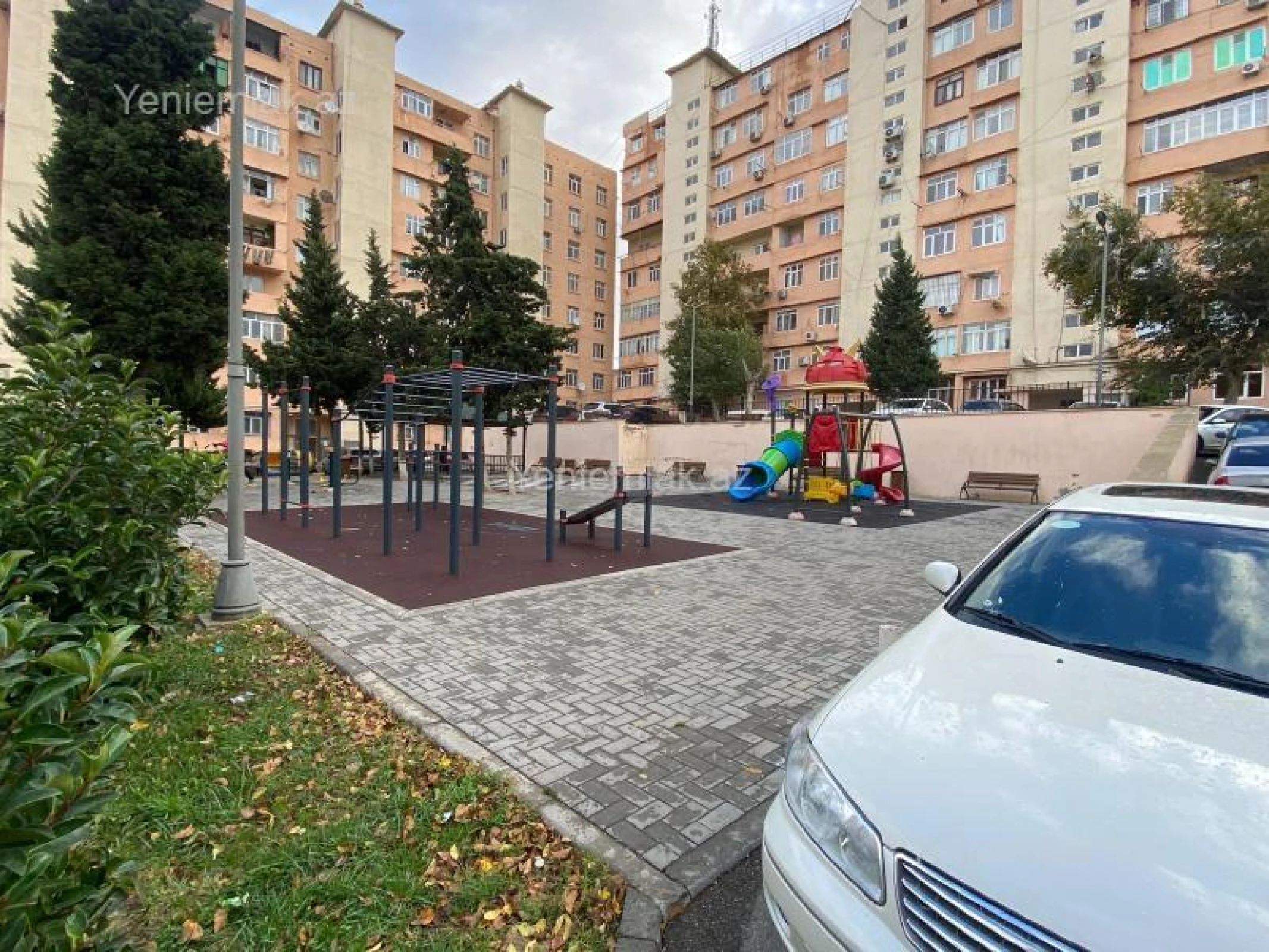 Satılır 4 otaqlı köhnə tikili 100 m²