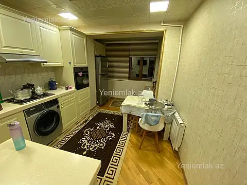 Satılır 4 otaqlı köhnə tikili 100 m²