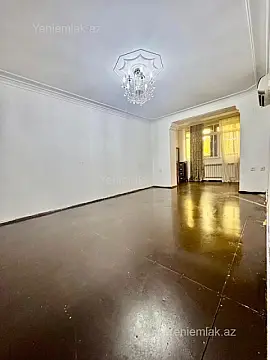 Satılır 3 otaqlı köhnə tikili 80 m²