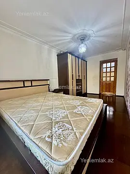 Satılır 3 otaqlı köhnə tikili 80 m²