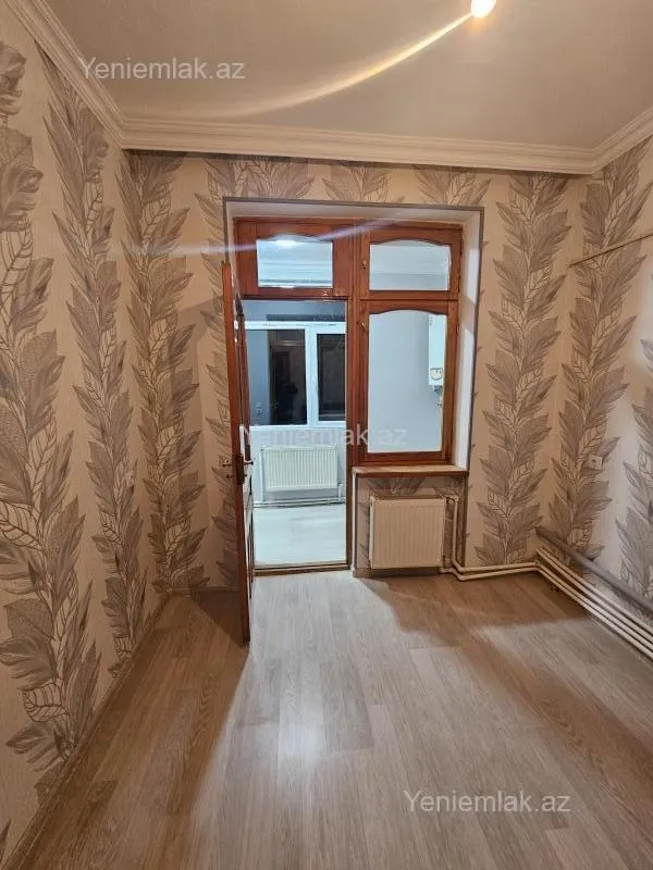 Satılır 2 otaqlı köhnə tikili 56 m²