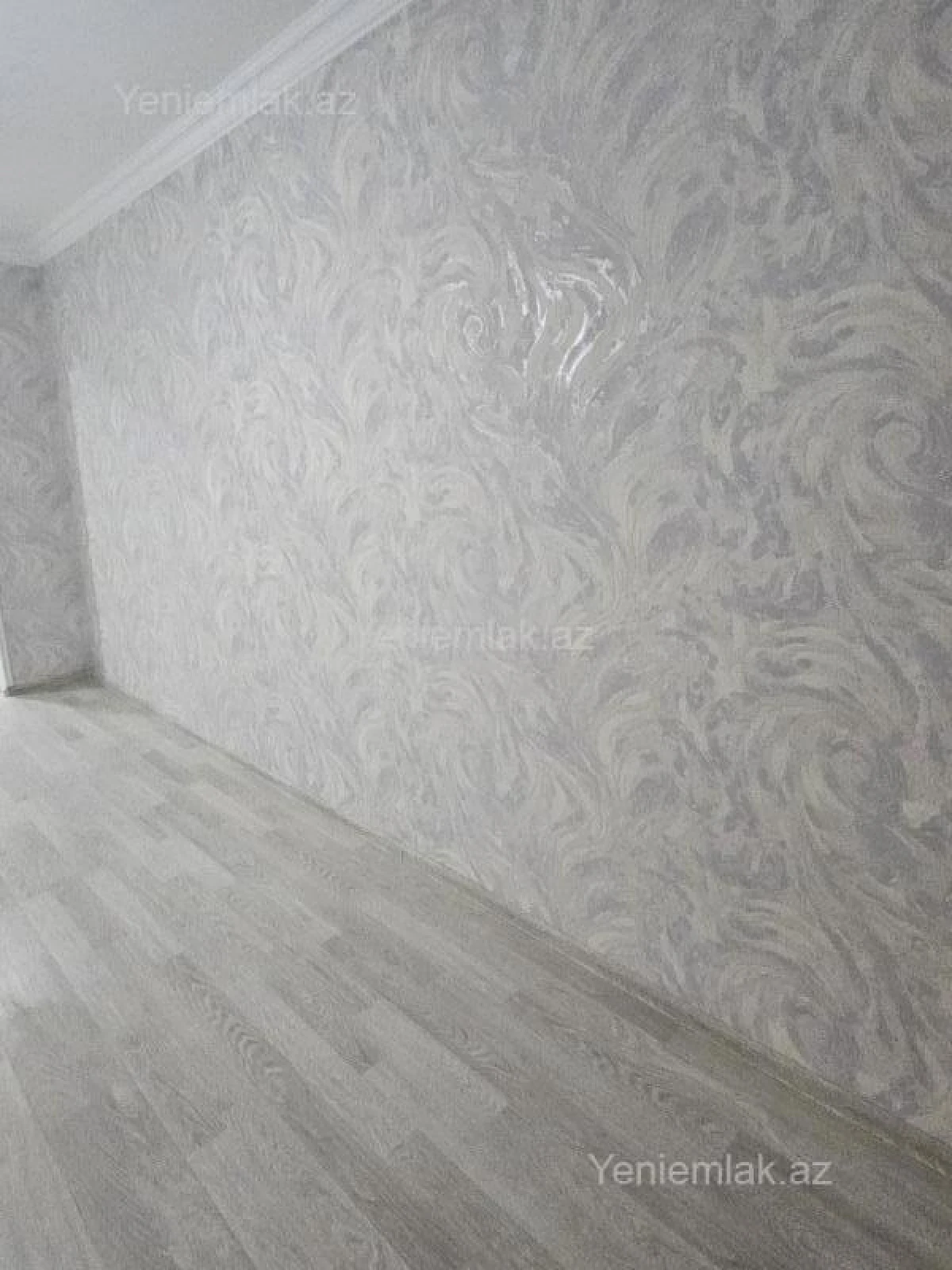 Satılır 2 otaqlı köhnə tikili 56 m²