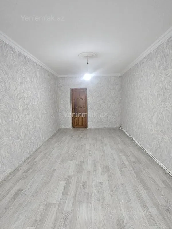 Satılır 2 otaqlı köhnə tikili 56 m²