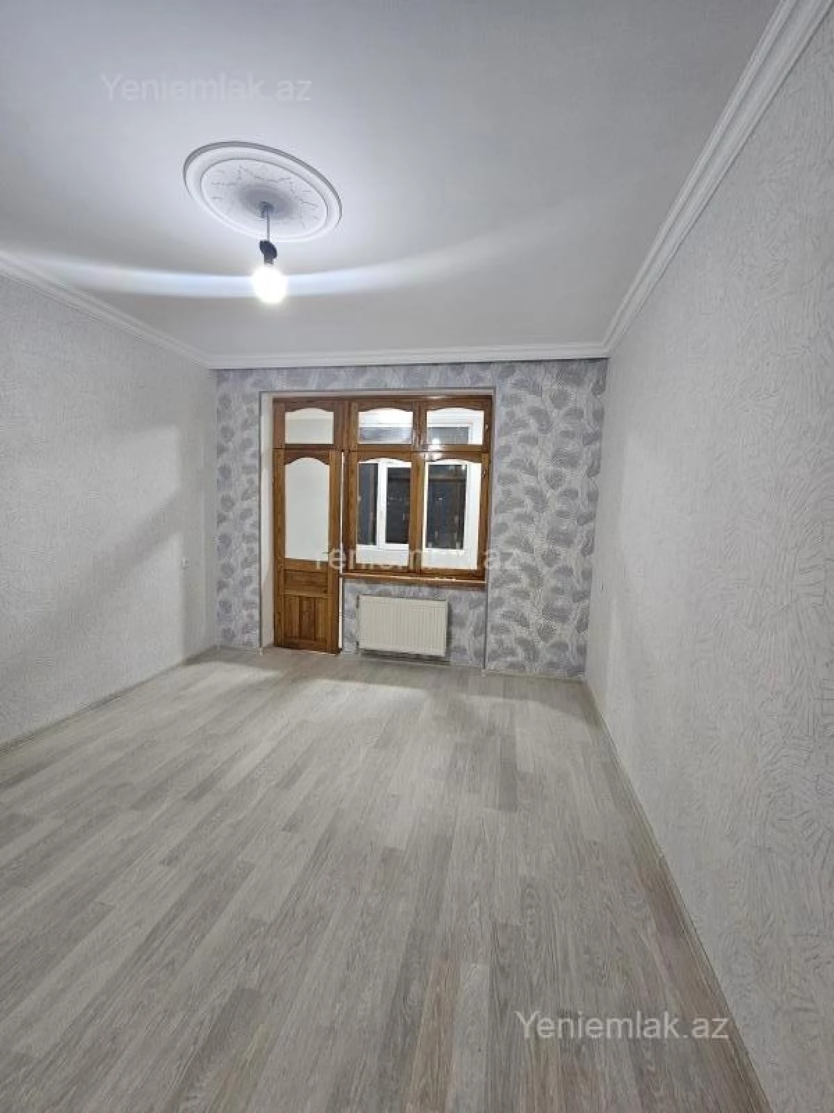 Satılır 2 otaqlı köhnə tikili 56 m²