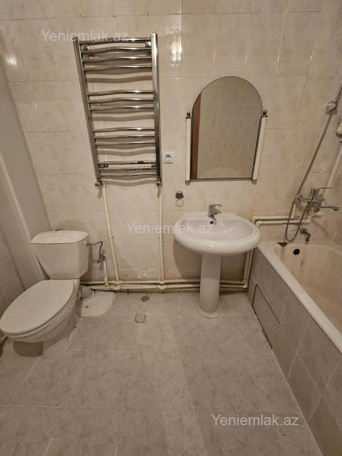 Satılır 2 otaqlı köhnə tikili 56 m²