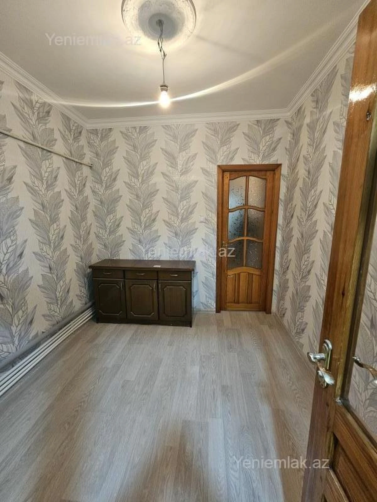 Satılır 2 otaqlı köhnə tikili 56 m²