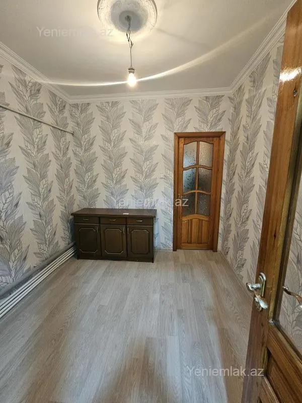 Satılır 2 otaqlı köhnə tikili 56 m²