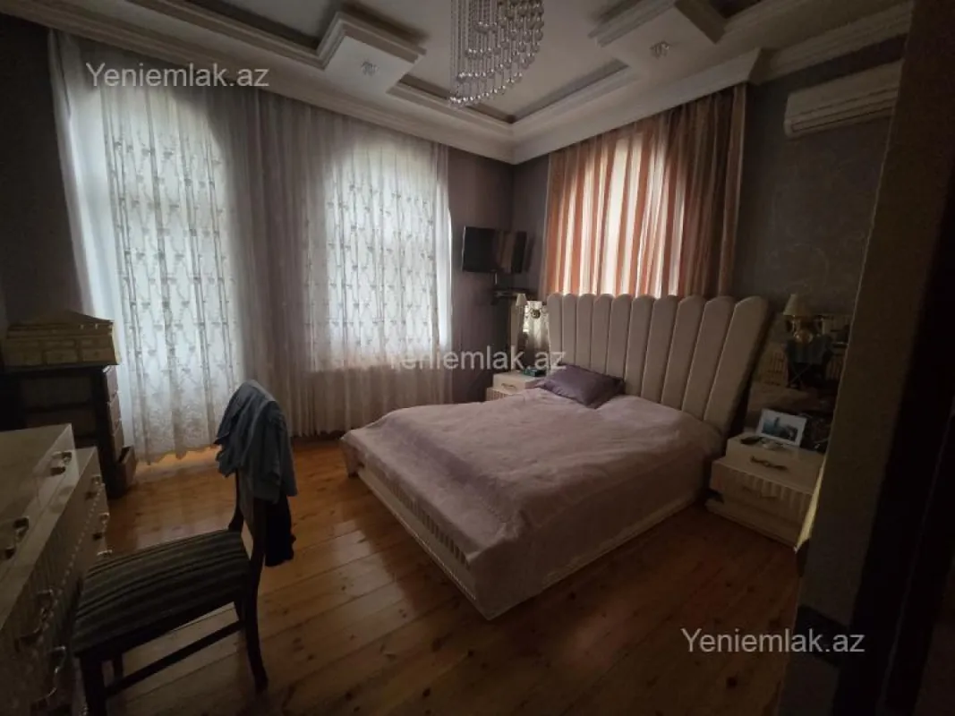 Satılır 6 otaqlı həyət evi 280 m²