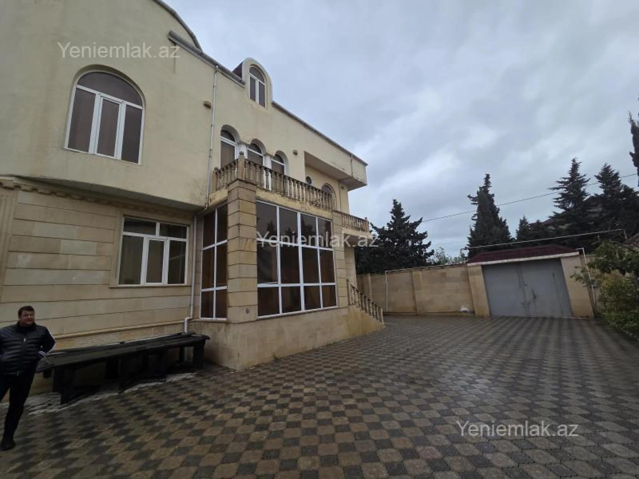 Satılır 6 otaqlı həyət evi 280 m²