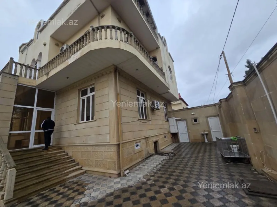 Satılır 6 otaqlı həyət evi 280 m²