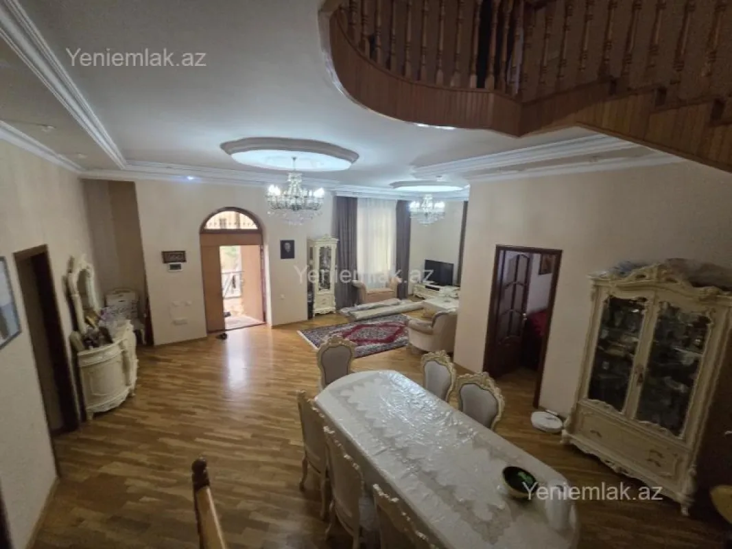 Satılır 6 otaqlı həyət evi 280 m²