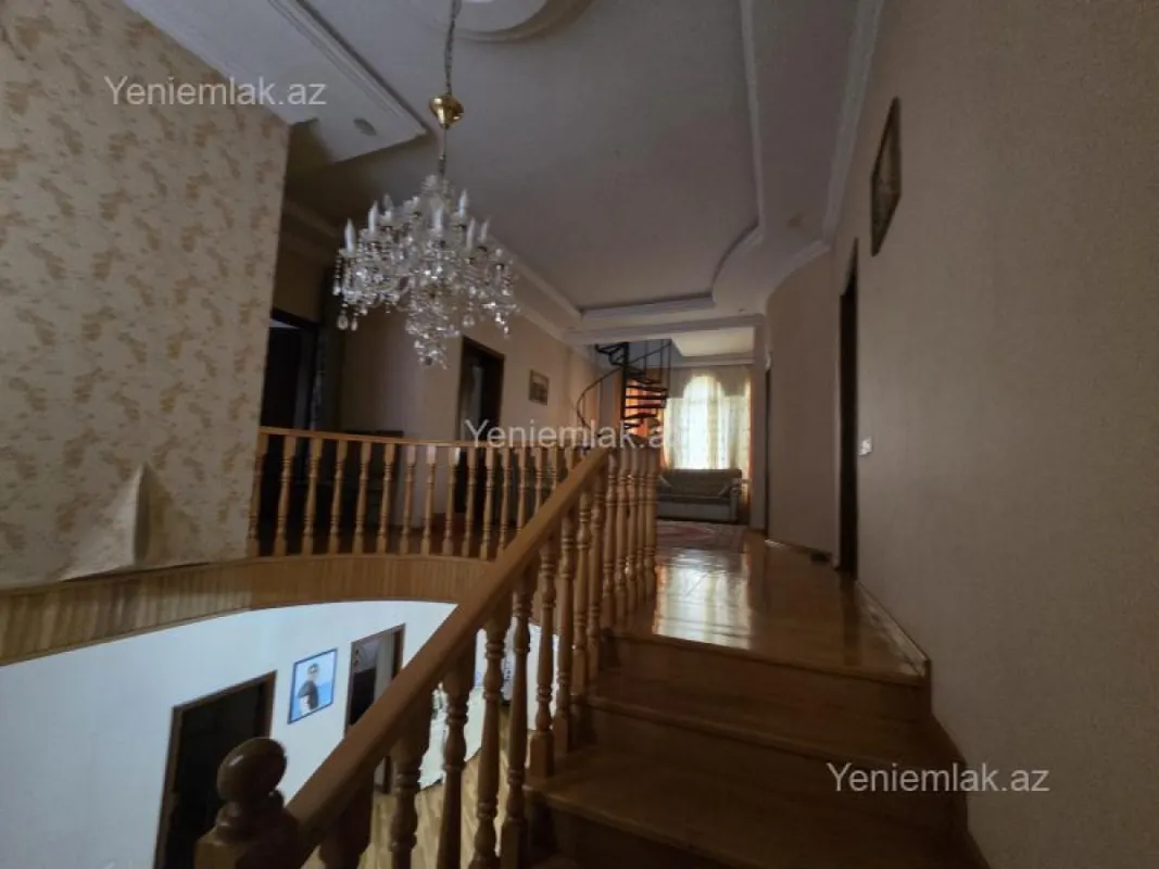 Satılır 6 otaqlı həyət evi 280 m²