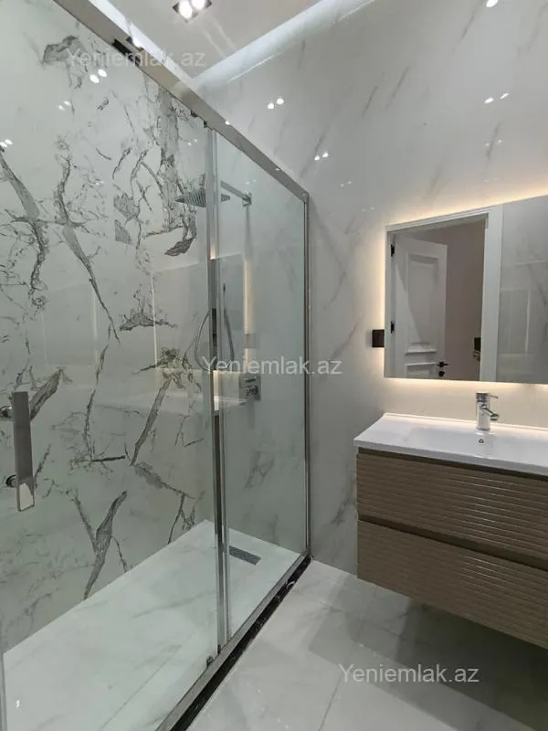 Satılır 3 otaqlı yeni tikili 85 m²