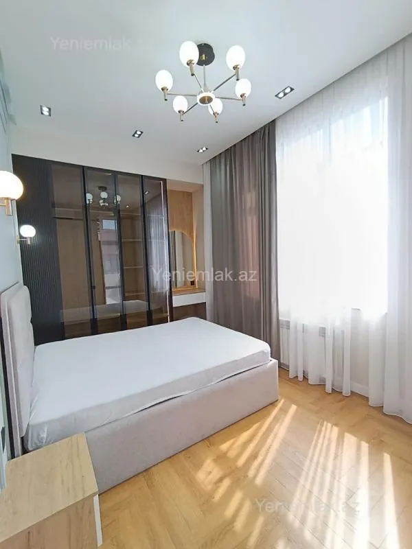 Satılır 3 otaqlı yeni tikili 85 m²