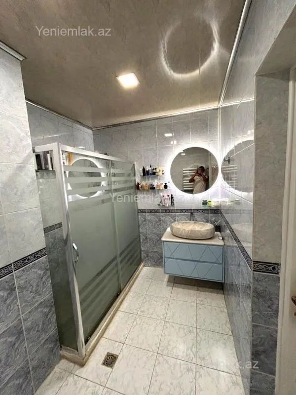 Satılır 3 otaqlı yeni tikili 155 m²