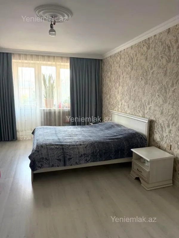 Satılır 3 otaqlı köhnə tikili 90 m²