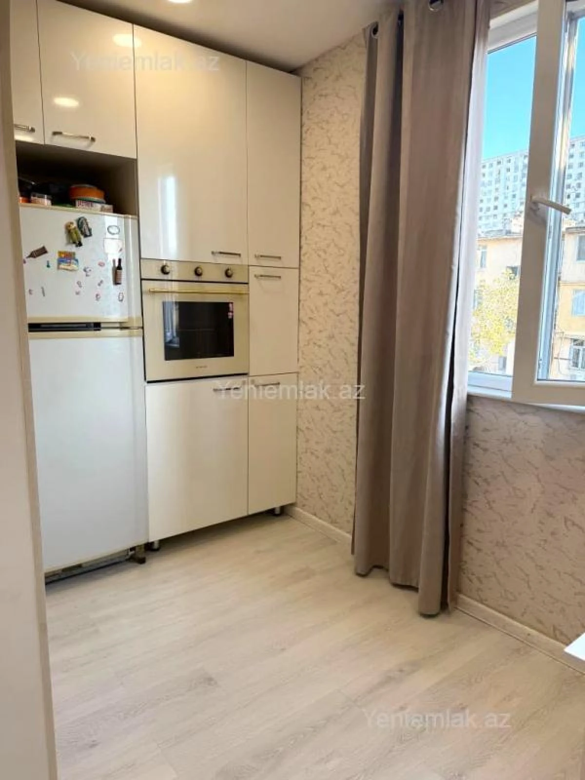Satılır 3 otaqlı köhnə tikili 90 m²
