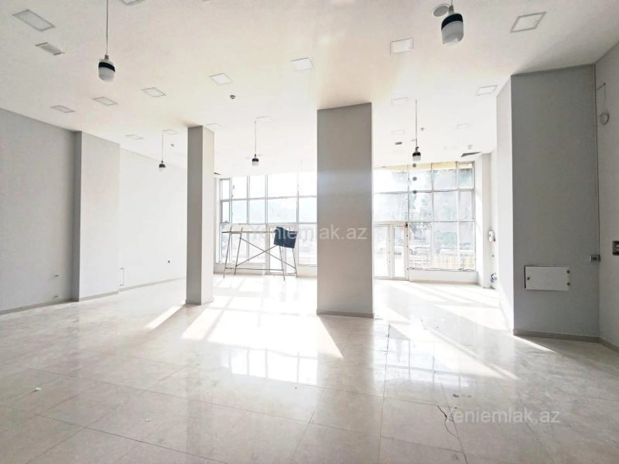 Kirayə verilir 1 otaqlı obyekt 218 m²