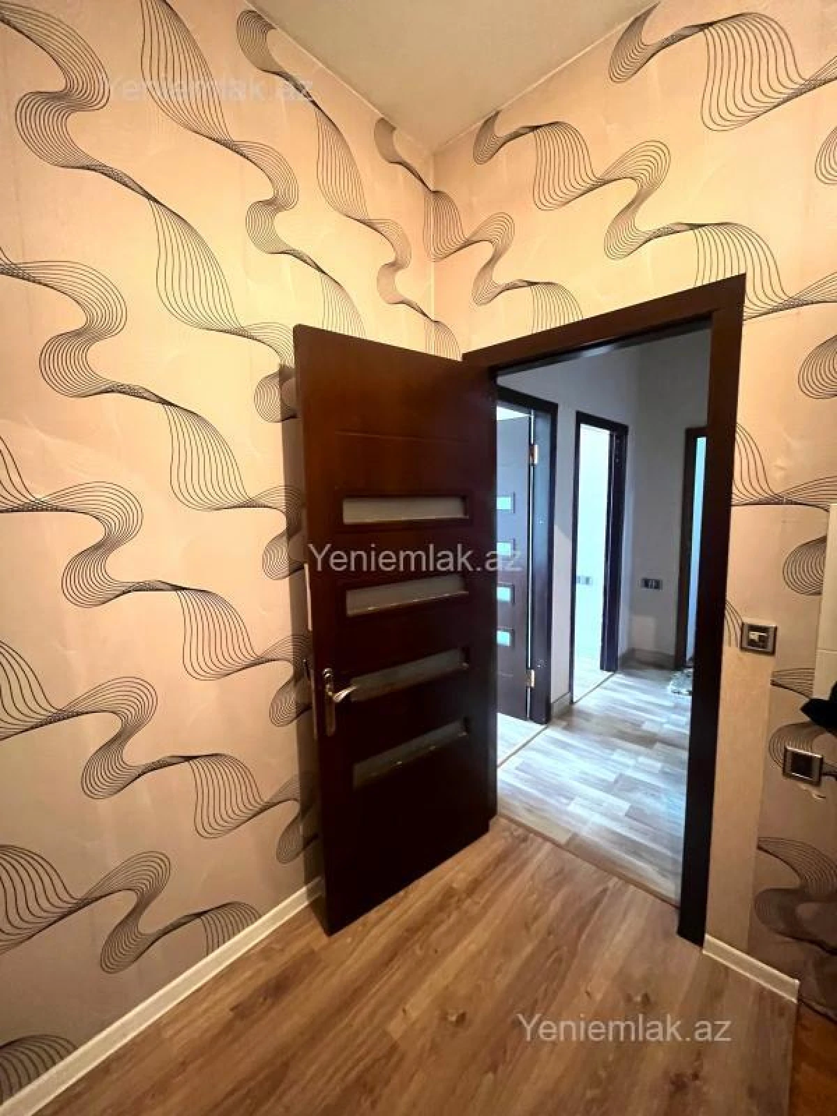 Satılır 2 otaqlı yeni tikili 75 m²