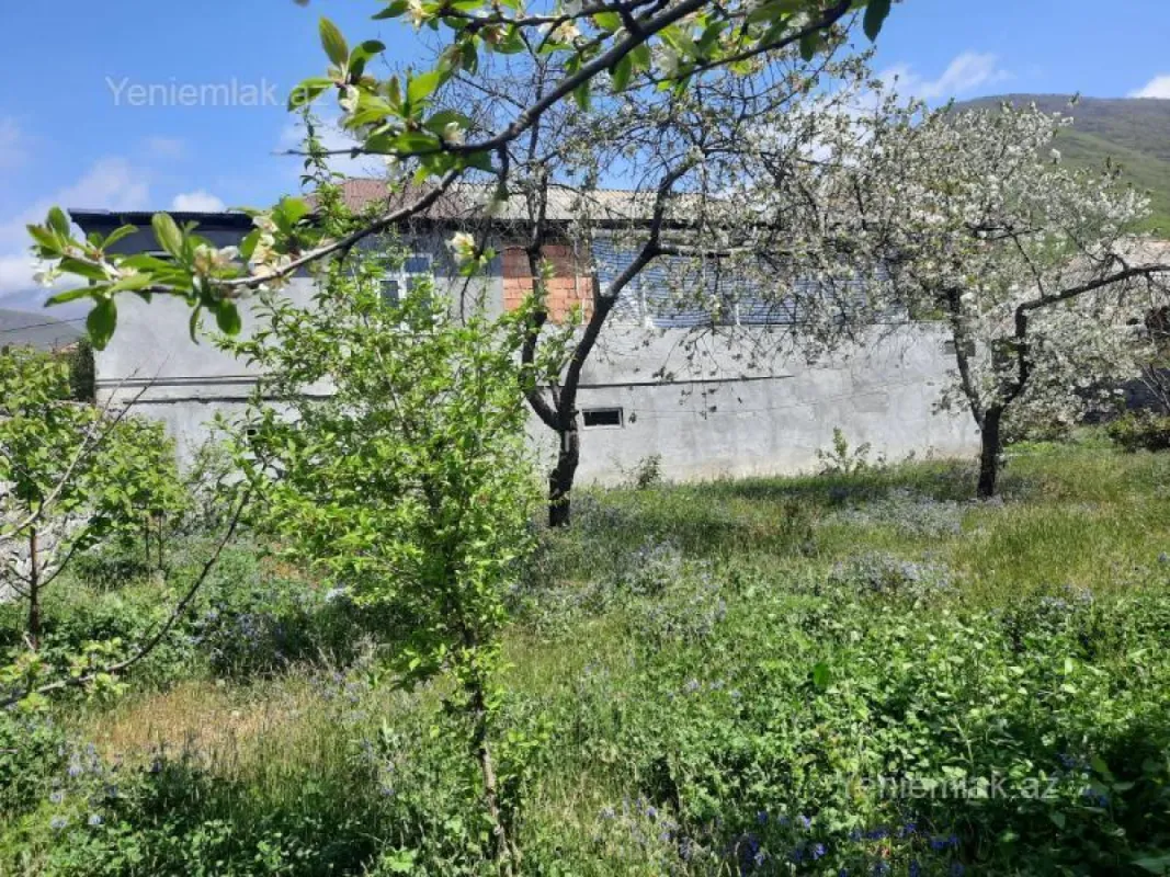 Satılır 4 otaqlı həyət evi 500 m²