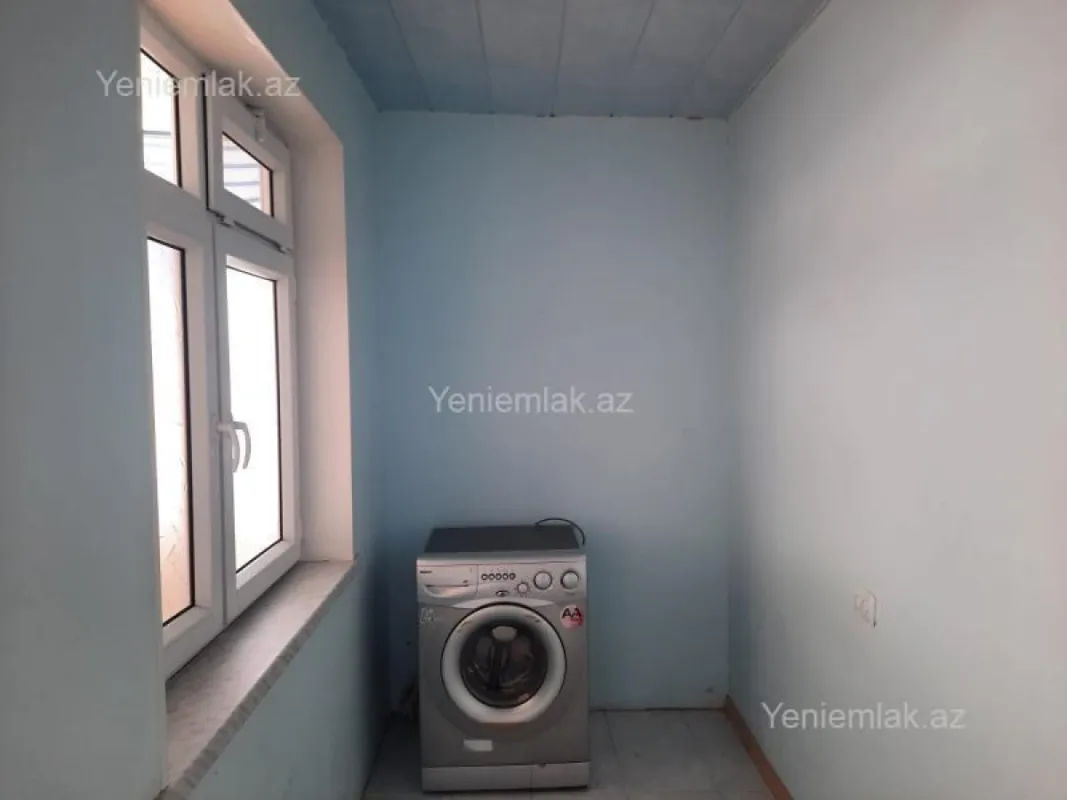 Satılır 4 otaqlı həyət evi 500 m²