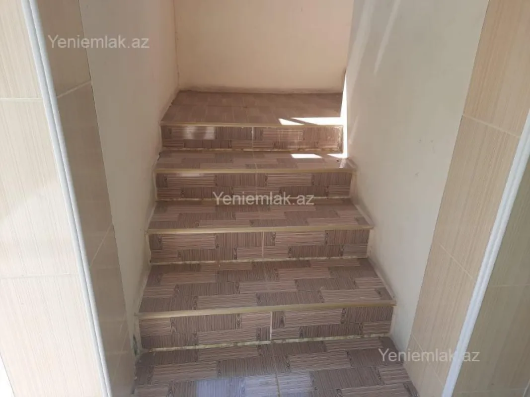 Satılır 4 otaqlı həyət evi 500 m²