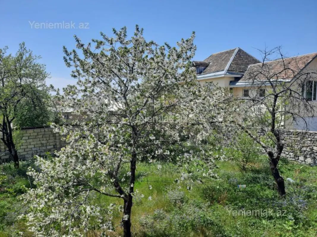 Satılır 4 otaqlı həyət evi 500 m²