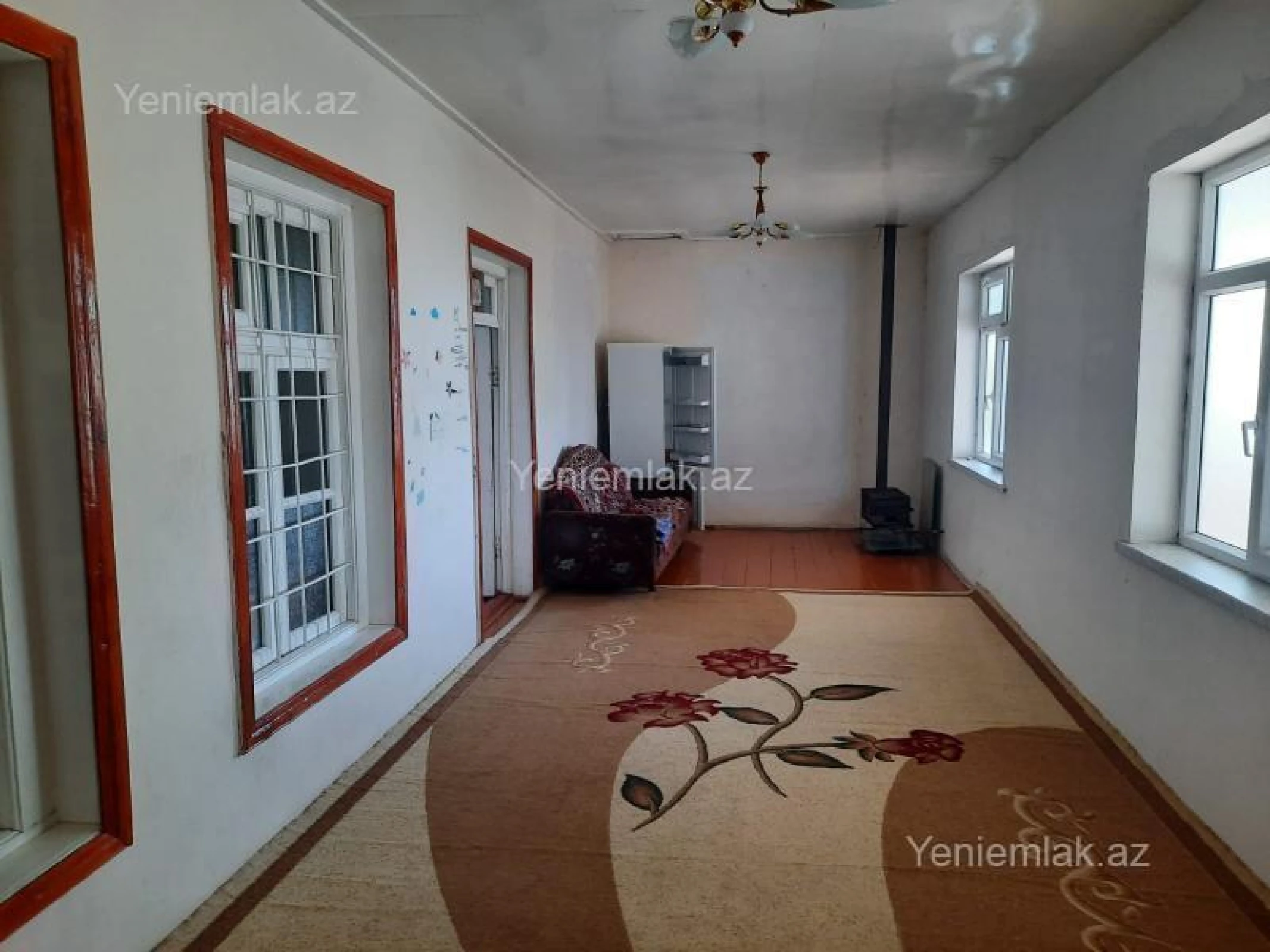 Satılır 4 otaqlı həyət evi 500 m²