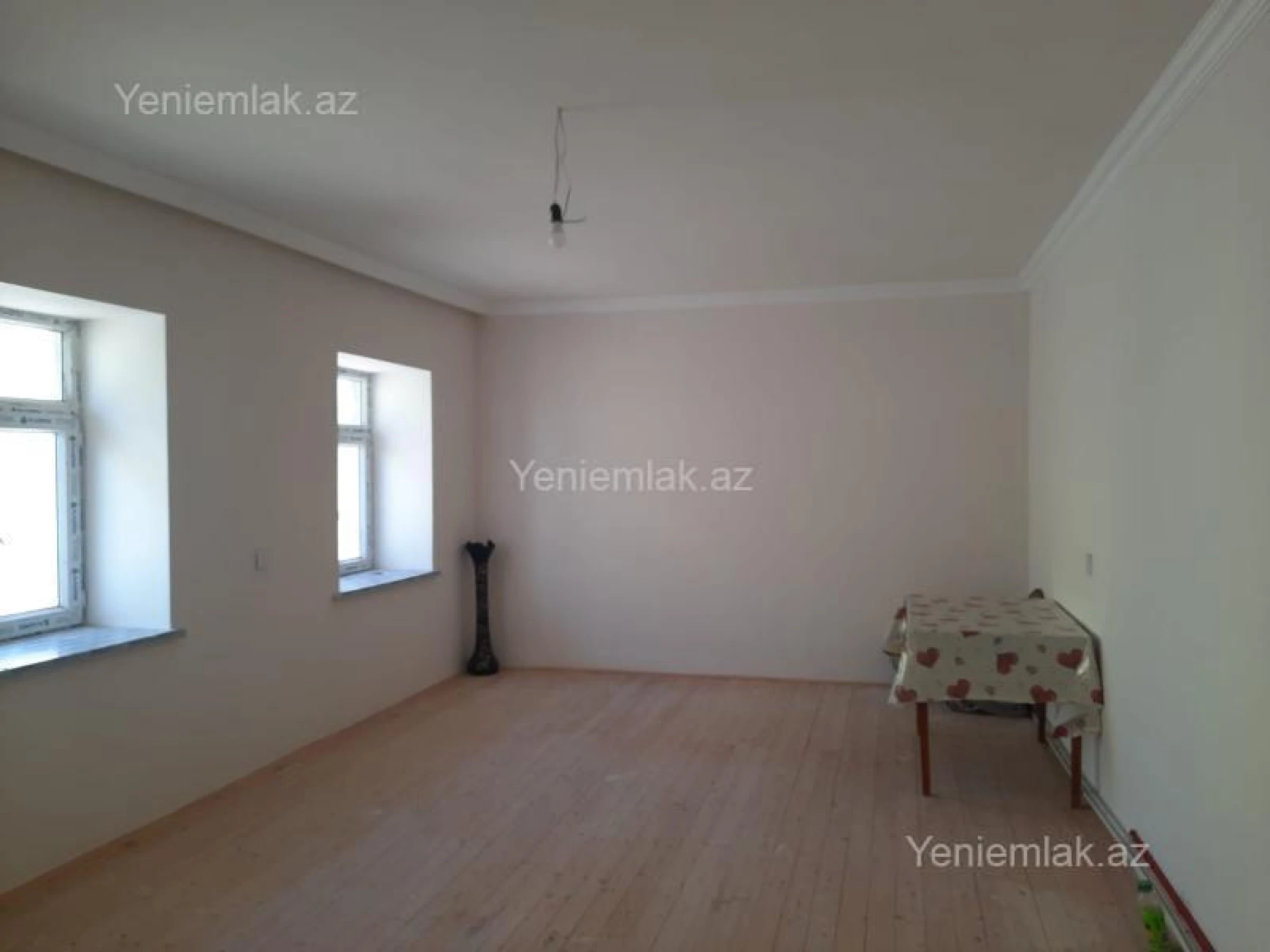 Satılır 4 otaqlı həyət evi 500 m²