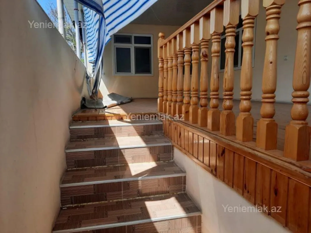 Satılır 4 otaqlı həyət evi 500 m²