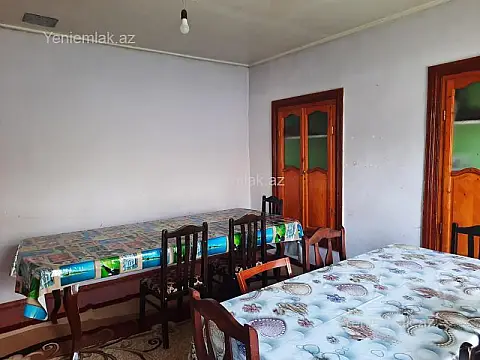 Satılır 4 otaqlı həyət evi 500 m²