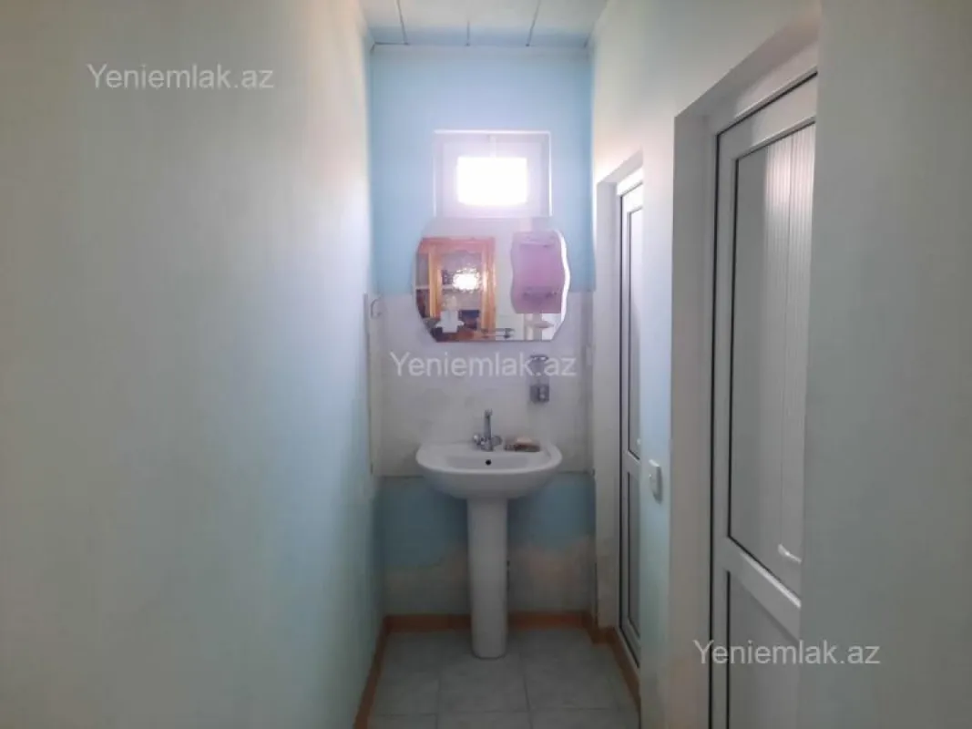 Satılır 4 otaqlı həyət evi 500 m²