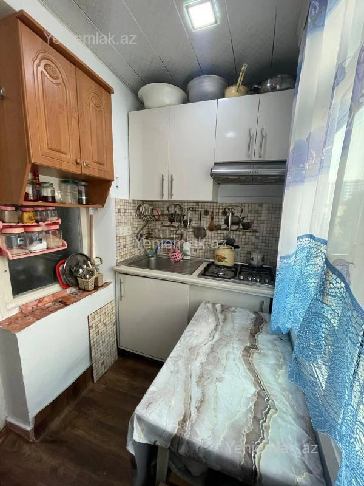 Satılır 2 otaqlı köhnə tikili 50 m²