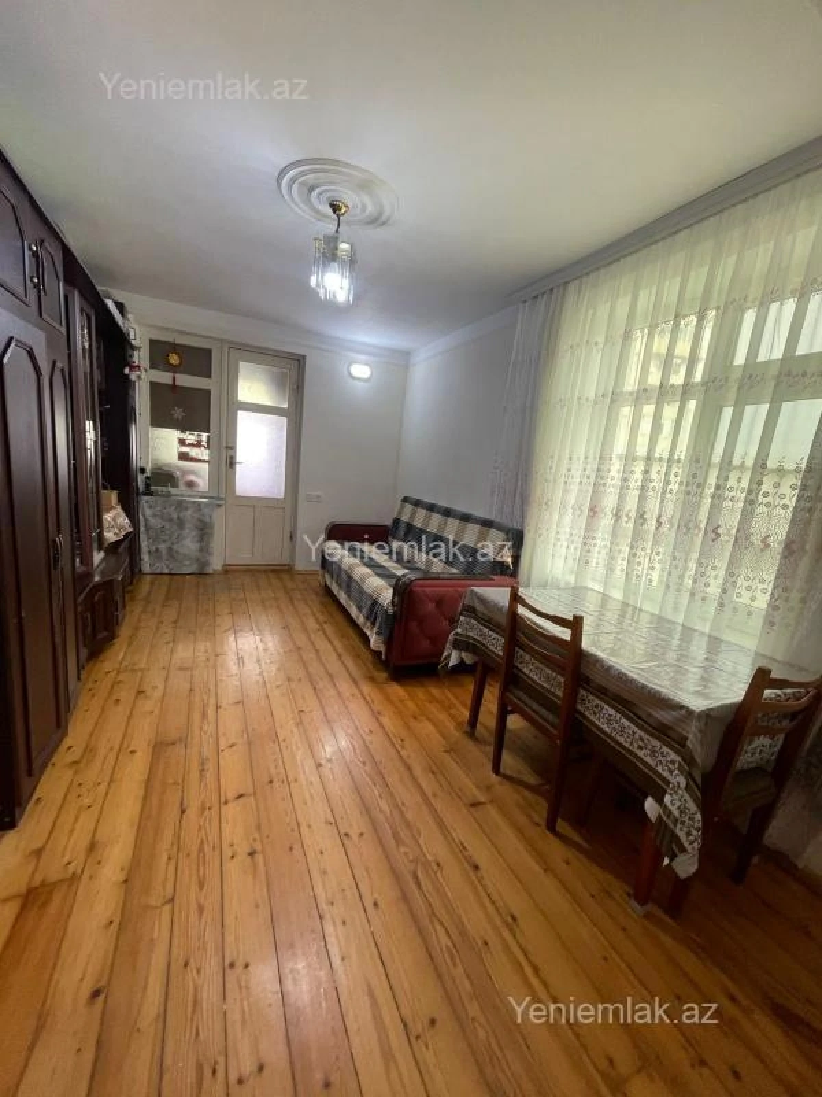 Satılır 2 otaqlı köhnə tikili 50 m²